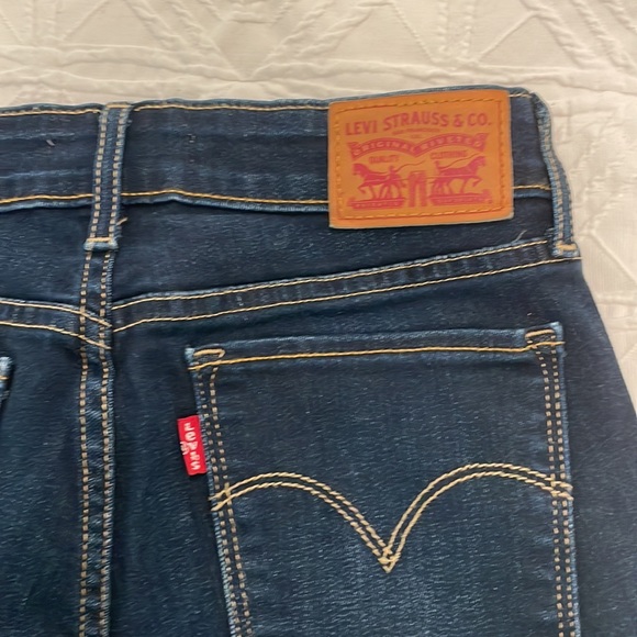 Levi’s 711 Skinny Jeans - Picture 4 of 4